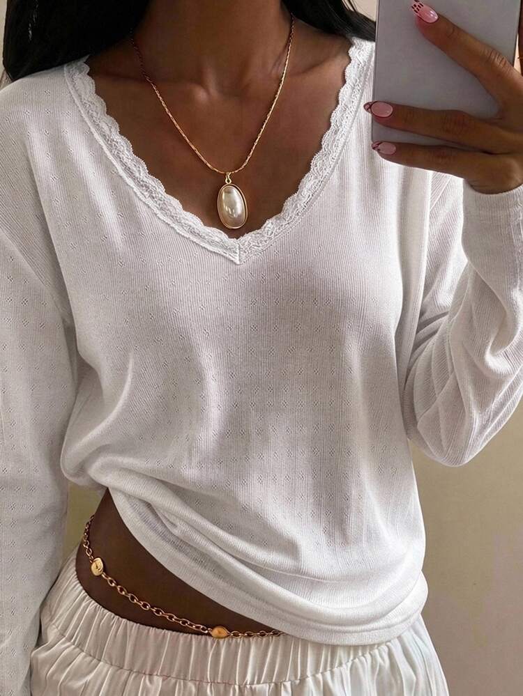 Livesso Women's Contrast Lace V-Neck Long Sleeve Fitted Fashionable T-Shirt,Fall Clothes Everyday Date White Romantic Elegant - White - View 4