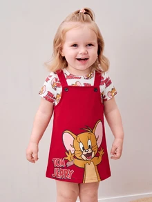 TOM & JERRY X SHEIN Baby Girl Allover Print Short Sleeve T-Shirt And Mouse Print Suspender Dress 2-Piece Set - Red - View 1