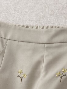 Modelyn Women's Floral Embroidered Slant Pocket Casual Pants - Khaki - View 4