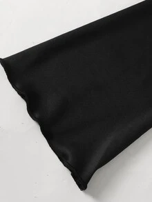 SHEIN 青少年女孩黑色針織蕾絲拼接不對稱單肩中長洋裝，金色花朵裝飾，優雅單肩設計，純色洋裝，太陽裙擺，秋冬疊穿，長洋裝，舞會禮服，畢業禮服，優雅女孩茶會穿搭，聖誕節 - 黑色 - 查看 4
