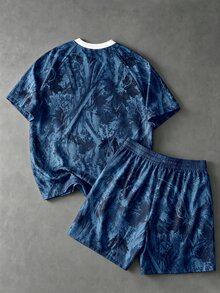 Manfinity Roghcode 男士美式街頭風運動復古叢林迷彩拼接運動服套裝，短袖圓領T恤與短褲兩件套，針織套裝，健身房適用 - 藍色 - 查看 2