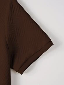Manfinity Homme 男士正式純色極簡日常短袖紋理棕色 Polo 衫 - 棕色 - 查看 5