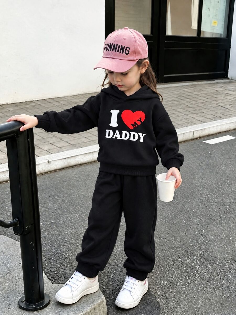 Conjunto de 2 piezas de ropa para niña bebé con sudadera con capucha de manga larga y pantalones jogger con estampado de letra corazón "Daddy", chándal con eslogan para otoño e invierno, color negro y rojo