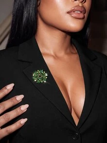 Aravennia A Shiny Green Crystal Brooch With Vintage Floral Design, Perfect For Daily Wear And Holiday Gifting - A Fashionable And Versatile Accessory - Green - View 1
