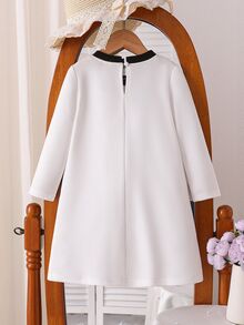 SHEIN 女童白色學院風長袖洋裝，圓領套頭式，可愛蝴蝶結腰部設計，黑白對比色，適合上學、通勤、玩耍、派對、舞蹈，秋冬洋裝，春夏秋冬四季穿著，內搭洋裝，聖誕節、萬聖節 - 白色 - 查看 2