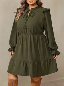 SHEIN CURVE+ Đầm công sở trang trọng size lớn, vải vân nổi xếp ly, gấu bèo nhún, tay loe, phong cách Giáng Sinh - màu xanh lá - Xem 4