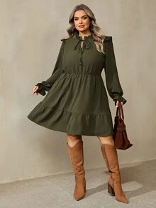 SHEIN CURVE+ Đầm công sở trang trọng size lớn, vải vân nổi xếp ly, gấu bèo nhún, tay loe, phong cách Giáng Sinh - màu xanh lá - Xem 7