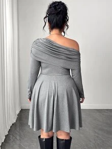 Rometta Plus Size Women's Asymmetrical Shoulder Floral Grey Ribbed Waist-Cinching Flared Long Sleeve Dress - Grey - View 2