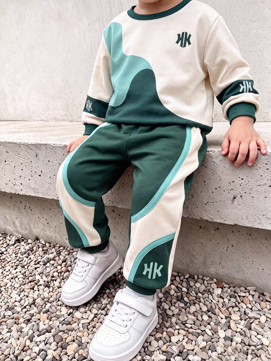 SHEIN 1 buah Sweatshirt Lengan Panjang Kerah Bulat Kasual Modis untuk Anak Laki-Laki, Cocok untuk Musim Gugur/Dingin, Motif Patchwork Blok Warna Melengkung Klasik, Keren, dan Tampan, Motif Logo Kecil yang Indah, Cocok untuk Musim Kembali ke Sekolah - Putih - View 1