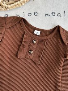 SHEIN Set Pakaian Bayi Perempuan Musim Semi/Gugur, Romper Lengan Panjang Berkerut yang Lucu dan Serasi untuk Keluarga, Celana Panjang Kasual dengan Motif Pita, Cokelat Tua, dan Putih Gading - Khaki - View 4