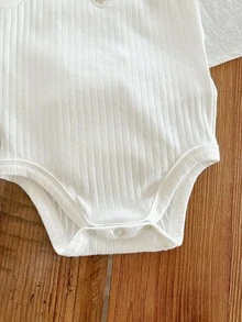 SHEIN 3件組可愛女嬰白色針織肩帶連身衣套裝，夏季幼兒竹纖維透氣連身衣 - 白色 - 查看 3