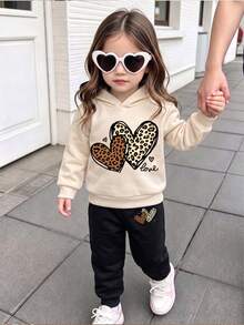SHEIN 2PCS/Set Baby Girl Leopard Heart Print Hoodie And Sweatpants Fleece Thermal Long Sleeve Pullover Elastic Waist Pants Winter Fall Casual Outfit - Multicolor - View 2