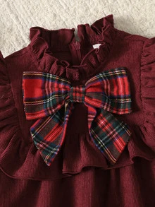 SHEIN 女童休閒日常穿著荷葉邊飾仿刺繡印花長袖娃娃洋裝 酒紅色梭織燈芯絨素色洋裝 聖誕新年兒童洋裝 - 酒紅色 - 查看 4