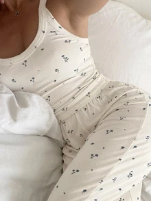 Livesso Bộ 2 món áo tank top và quần dài nữ họa tiết hoa màu xanh phong cách Hàn Quốc, mặc nhà mùa hè, cottagecore dễ thương - trắng - Xem 5