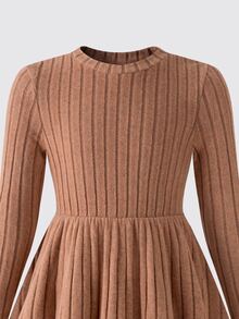 SHEIN Vintaside Kids Tween女孩2件組純色淺棕色與棕色格紋喇叭裙，優雅休閒對比羅紋上衣，刺繡公主風，適合感恩節、秋季、校園穿搭 - 彩色 - 查看 4