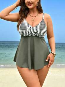 SHEIN Swim Curve 2026新款加大码女式两件套条纹印花吊带背心上衣和高腰比基尼泳裤泳装，夏季海滩度假泳装裙套装 - 彩色 - 查看 3