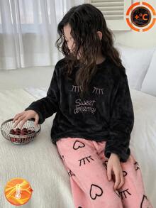 1套女童居家服套裝，上衣睫毛印花，長褲滿版愛心與睫毛印花，黑粉配色，柔軟法蘭絨面料，寬鬆版型，適合秋冬居家穿著（1套單獨販售） - 彩色 - 查看 3