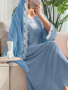 SHEIN Najma 圆领荷叶刺绣荷叶边连衣裙（配头巾） - 藍色 - 查看 3