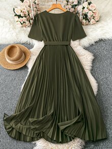 Rometta Women Plus Size Solid Color Crossed V-Neck Short Sleeve Cinched Waist Pleated Hem Dress - Army Green - View 2