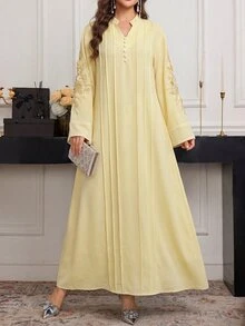 Al Najma 優雅端莊秋季女款黃色長袖洋裝，飾有串珠領口、花卉裝飾與對比滾邊，缺口領設計，適合正式晚宴與派對 - 黃色 - 查看 8