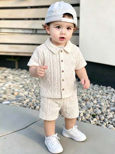 SHEIN Vintaside Kids 男女通用新生兒至1歲嬰兒套裝 杏色紋理短袖上衣與短褲套組 米白色夏季休閒工作風紋理面料套裝