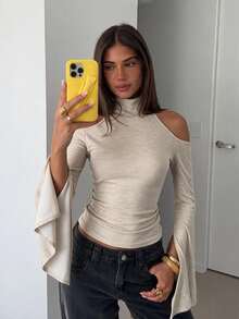 Siren Gaze Women's Solid Color High Neck Cold Shoulder Bell Sleeve Fitted Fashion Sexy Casual Elegant Top Going Out Brunch Night Out Beige Fall - Burgundy - View 1