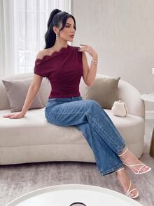 Modelyn 女款蕾絲拼接不對稱肩抓皺時尚百搭日常穿搭上衣 - 酒紅色 - 查看 6