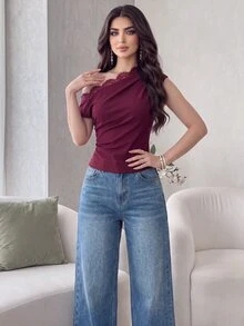 Modelyn 女款蕾絲拼接不對稱肩抓皺時尚百搭日常穿搭上衣 - 酒紅色 - 查看 1
