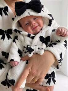 SHEIN Autumn/Winter Double-Sided Flannel Bow Print Baby Girl Newborn Bathrobe/Sleepwear - Black - View 7