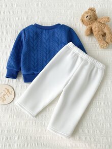 SHEIN 2件組幼兒男孩衛衣+長褲套裝，可愛皇家藍白色熊貼布，粗針編織長袖圓領加厚款，生日派對秋季假期聖誕穿搭 - 藍白色 - 查看 2