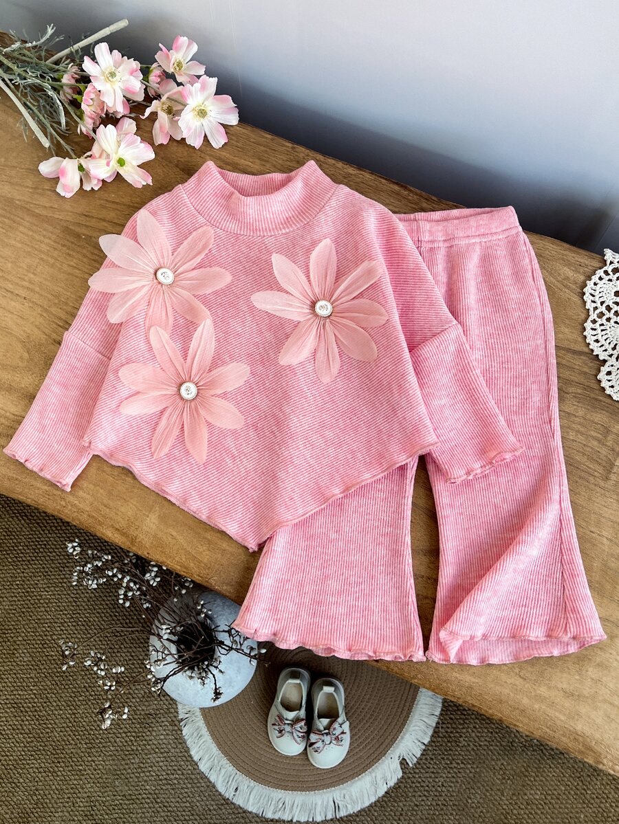 SHEIN 2件組幼女上衣+長褲,甜粉色3D花朵貼飾、長袖假領、休閒款、秋季節慶芭蕾風、舒適彈性、不對稱羅紋喇叭褲 - 粉色 - 查看 1