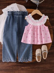 SHEIN 2件組少女休閒時尚荷葉邊蕾絲圓領無袖寬鬆刺繡蕾絲布料背心 + 牛仔喇叭褲刺繡百搭褲裝套裝，適合度假、旅行、日常穿著、夏季，柔軟舒適面料，2026春夏新時尚，SS26，度假旅行必備，兒童夏季服飾，26春夏新時尚 - 粉色 - 查看 3