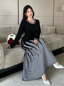 Modelyn فستان نسائي مخطط برقبة دائرية وأكمام طويلة أنيق من الصوف المحبوك - أبيض وأسود - مشاهدة 6