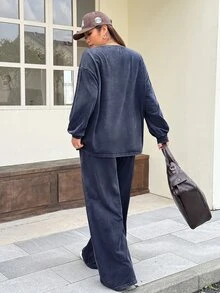 Muchica 大尺碼女款圓領字母印花長袖上衣與休閒工裝創意寬鬆長褲 2 件套 秋季度假 - 藏蓝色 - 查看 2