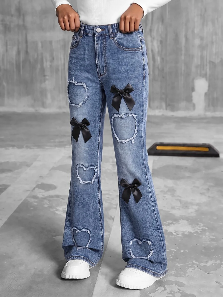 SHEIN Tween Girls Y2K Heart Pattern Distressed Blue Denim Black Bow Decor Stretch High Waist Flare Leg Jeans Autumn/Winter Streetwear - Medium Wash - View 1