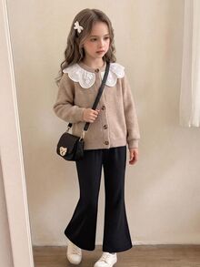 SHEIN 2件組幼女春秋長袖針織開襟外套 + 喇叭褲，精緻刺繡荷葉邊彼得潘領，前扣式針織外套，柔軟舒適，適合小女孩日常休閒穿著 - 杏色 - 查看 3
