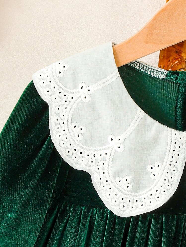 SHEIN Young Girls Green Velvet Dress, Mesh Ruffle Collar Long Sleeve Babydoll Skirt, Elegant Christmas Birthday Fall Robe Chic Mommy And Me Green Dress Cute - Green - View 4