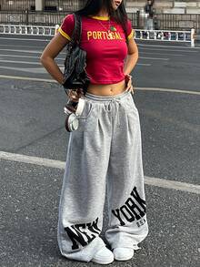 Coolane 女款秋冬街頭風休閒運動外出機場健身房Y2K日常穿搭運動服灰色圖案寬腿運動褲 - 灰色 - 查看 5