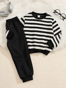 SHEIN 2件組男孩女孩秋冬可愛休閒基本款條紋運動衫黑色寬鬆運動長褲套裝冬季服飾 - 黑與白 - 查看 4