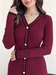 Yasmeen Edit Yasmeen Edit 女士 V 领长袖单排扣修身优雅毛衣连衣裙，秋冬 - 酒紅色 - 查看 5