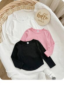 SHEIN 買2送1，可愛女嬰休閒風，簡約可愛，防滑材質，不對稱下擺圓領T恤多件組，適合生日派對、晚會、表演、婚禮、洗禮、開學典禮，適合日常穿著、上學、旅行，適合秋冬季節 - 彩色 - 查看 1