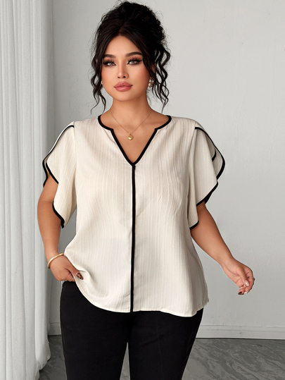 SHEIN Elenzya Camisa de vacaciones con textura y manga corta con diseño de pétalos para mujer de talla grande