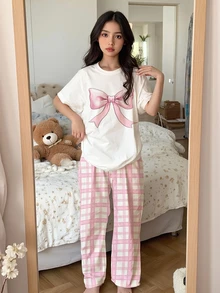 SHEIN Dozemod 女童 Tween 简约蝴蝶结装饰圆领短袖 T 恤和格子图案宽松直筒睡裤 2 件套 - 淺粉色 - 查看 1