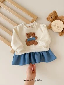 Cozy Pixies 新生兒刺繡熊貼布裝飾荷葉邊下擺連身衣套裝洋裝 - 藍色 - 查看 4