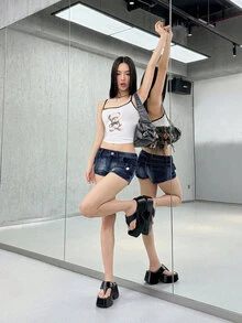 SHEIN EZwear Women Super Low Waist Stretchy Denim Shorts, Sexy And Figure-Hugging, Black, Ibiza,Rave Shorts,Rave,Low Rise Shorts,Kpop Streetwear Shorts,,Grunge - Dark Wash - View 5