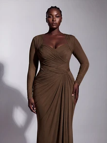 Elitara Plus Size Elegant Romantic Brown Lace Fabric Sweetheart Neckline Sheer Long Sleeve Fitted Computer Beaded Pleated Oversized Skirt Suitable For All Formal Occasions Heavy Work Evening Gown - Brown - View 1