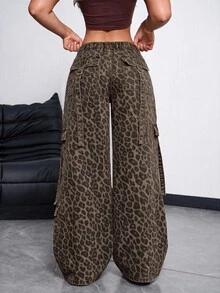 Rivivi Women's Casual Loose Fit Pocket Design Leopard Print Denim Jeans - Multicolor - View 2