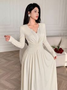 Feyla New V-Neck Lace Patchwork Long Sleeve High-Quality Waist Cinching Maxi Dress - White - View 2