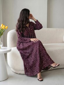 Al Najma 女款花卉圖案V領鈕扣裝飾長袖阿拉伯風洋裝 - 彩色 - 查看 9