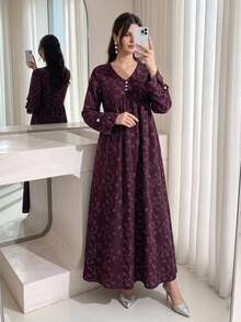Al Najma 女款花卉圖案V領鈕扣裝飾長袖阿拉伯風洋裝 - 彩色 - 查看 2